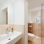 デザイン ブティック ボスティーン 4*